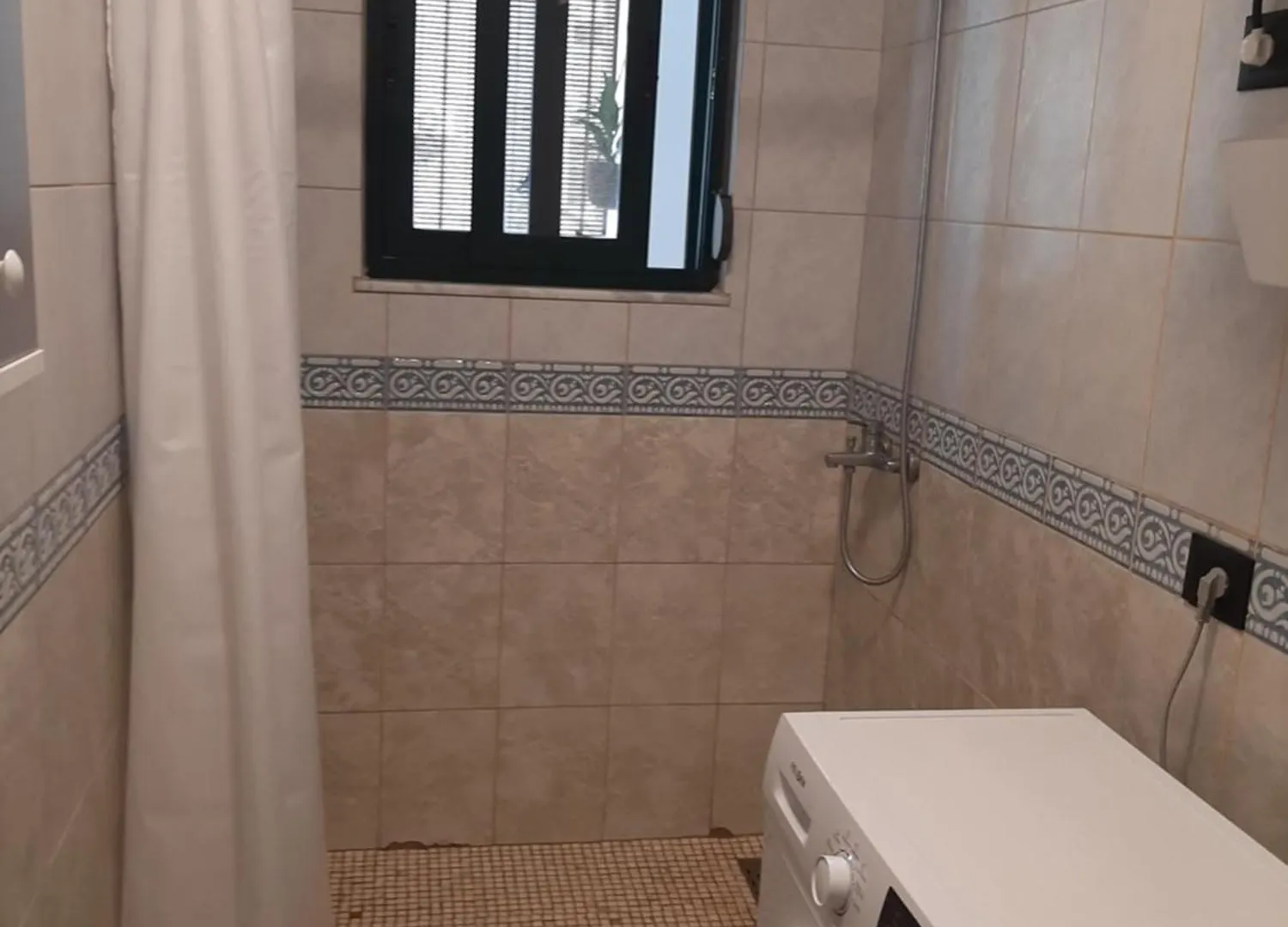 Tropic Apartment Durres 0*,  Albania